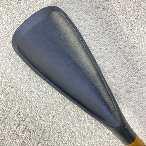 Staub Ebony and Chestnut Spatula Silicone & Wood Cooking Utensil - Picture 4 of 9